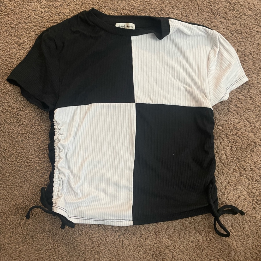 tight cropped shirt